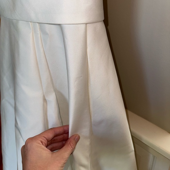 Carolina Herrera Gardenia Wedding Dress - Picture 12 of 15